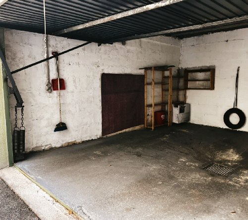 Half Garage