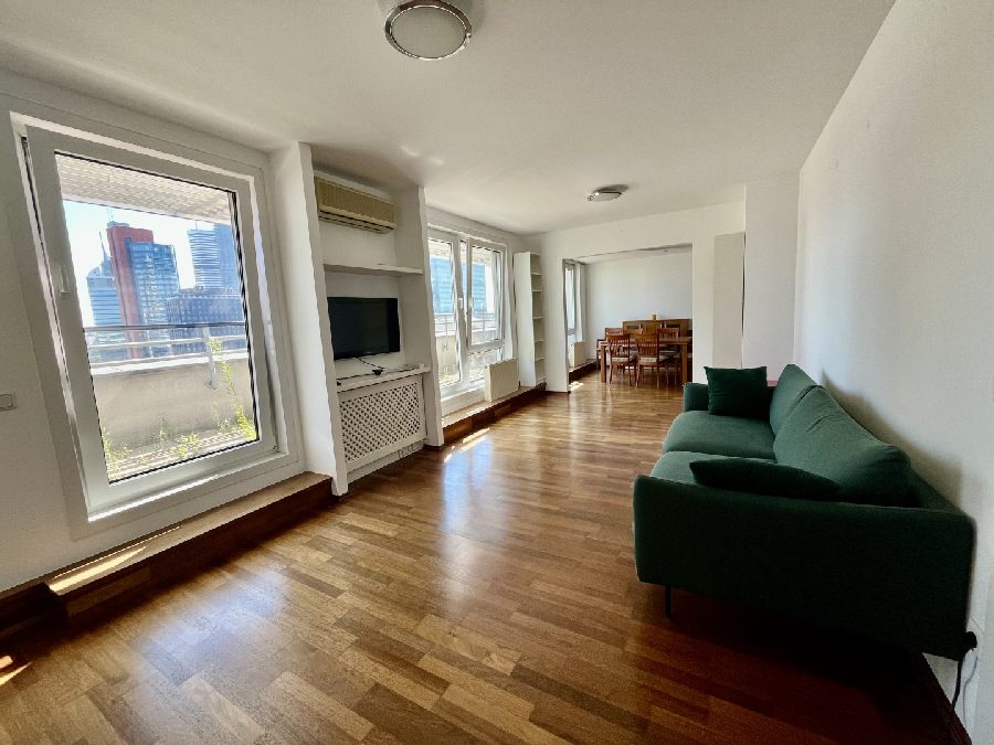 Möblierte Terrassenwohnung im 9. Stock des Mischek Towers - zu vermieten<br/>