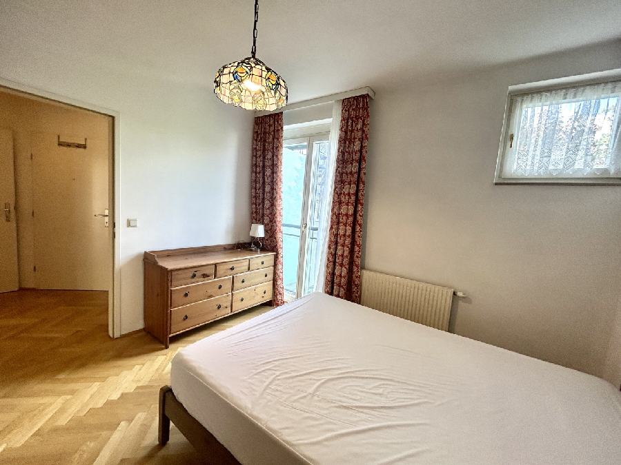 Schlafzimmer (2)