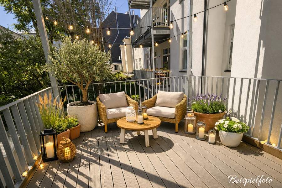Erstbezug! Hochwertiger Altbautraum mit Hofseitiger Terrasse in bester Lage 