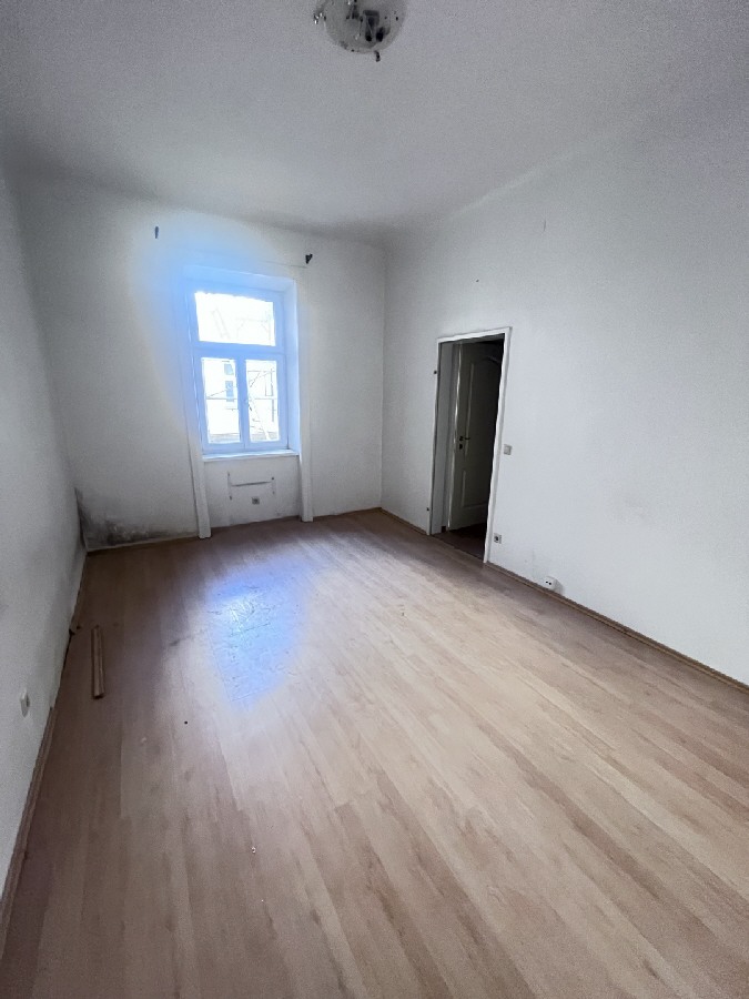 Ruhige 1-Zimmerwohnung mit Innenhofausrichtung an der U3