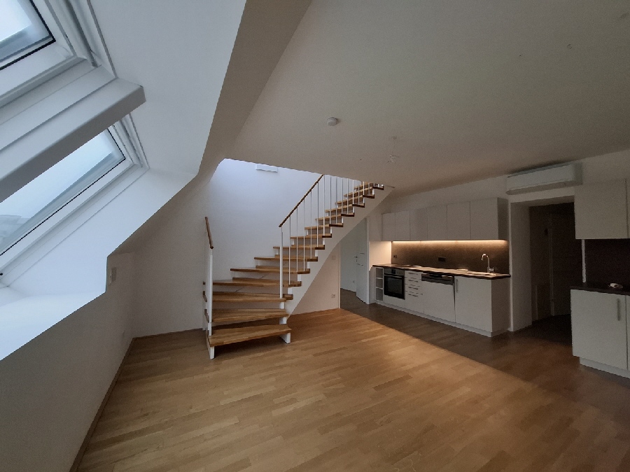 2 Stöckig - unbefristet - Dachterrasse