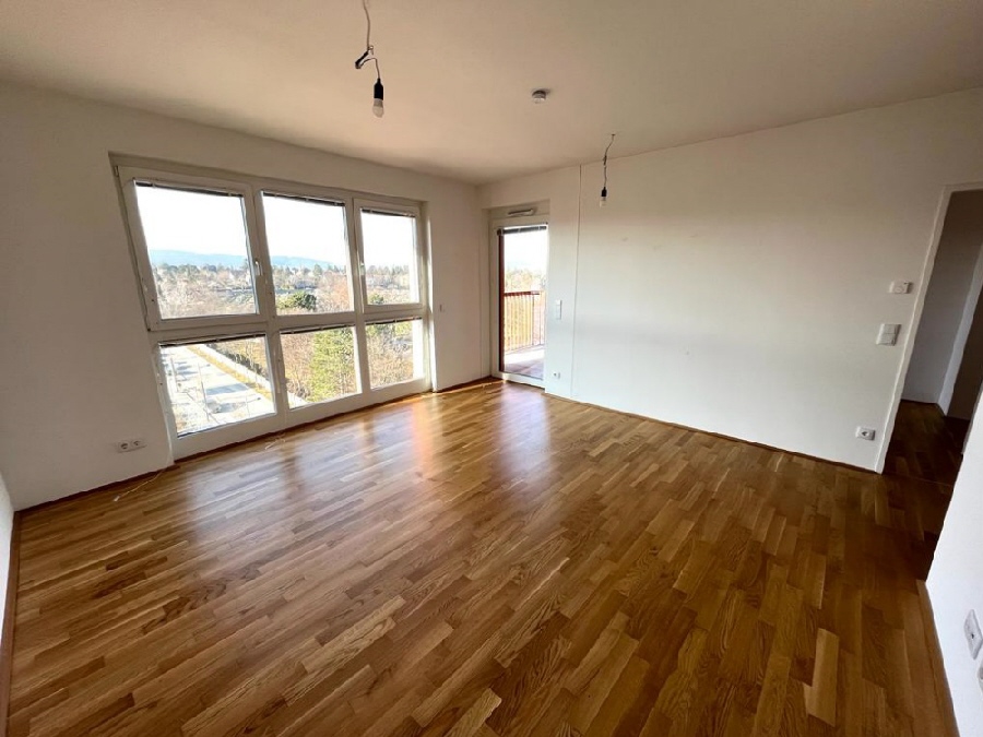 Wunderschöne Neubauwohnung mit traumhaften Ausblick! Zwei Balkone! 