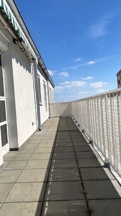 DG - Terrasse mit Stil: Design-Küche, Klimaanlage & Weitblick