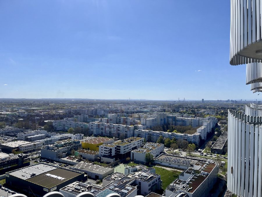 3-Zimmer Familienwohnung mit traumhaftem Weitblick - U1 Nähe! 