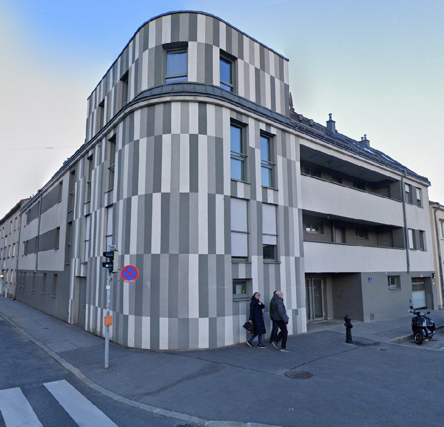 Hofseitige Balkonwohnung mit bester Anbindung