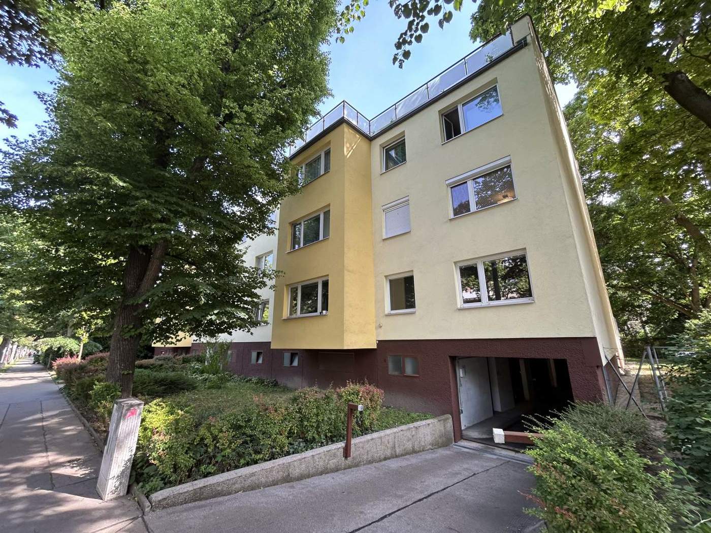 "Gut angelegte Garconniere mit Garagenplatz in Wien-Dornbach"