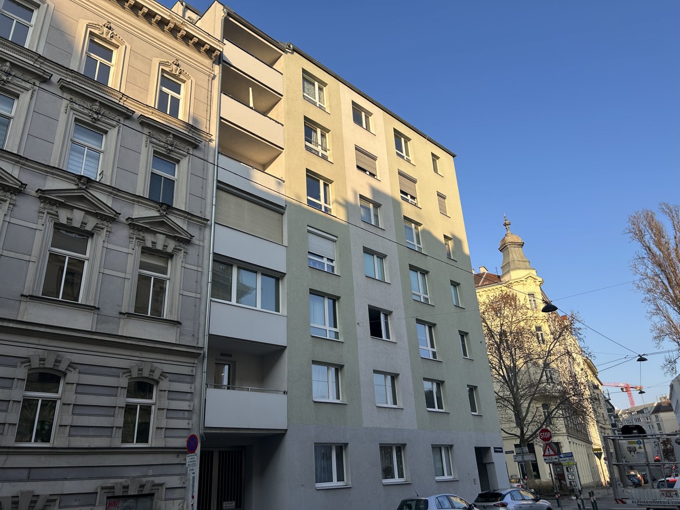 "Gut angelegte, renovierungsbed&uuml;rftige 4 Zimmer-Eigentumswohnung an der Linken Wienzeile, in Wien 6"