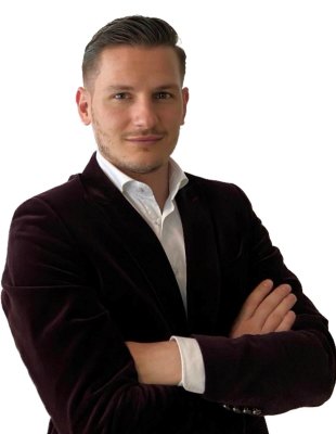 <b>Arber  Licaj </b>