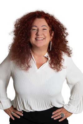 <b>Petra Merkader</b>